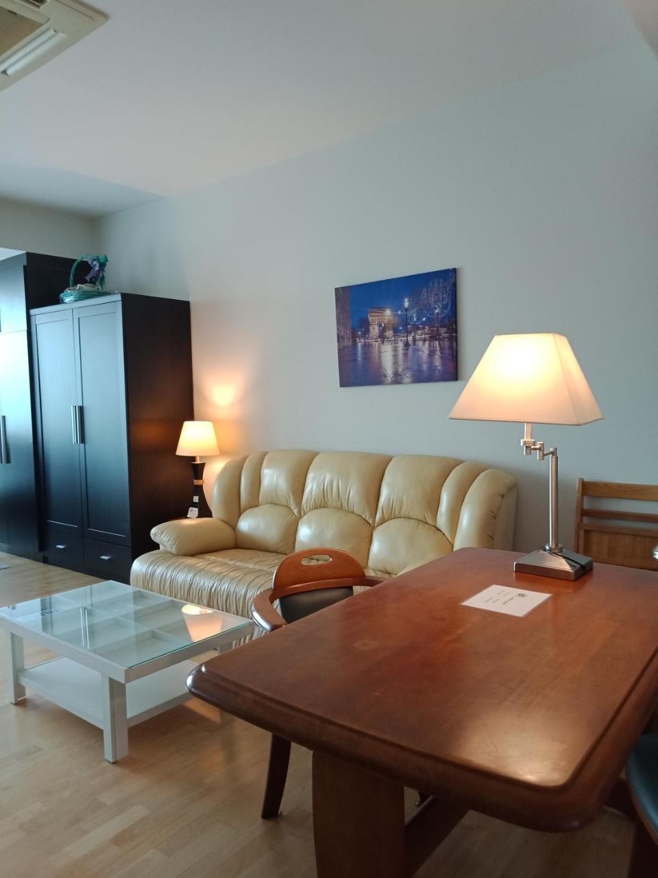 Baan Sathorn Riverfront Bangkok Exterior photo